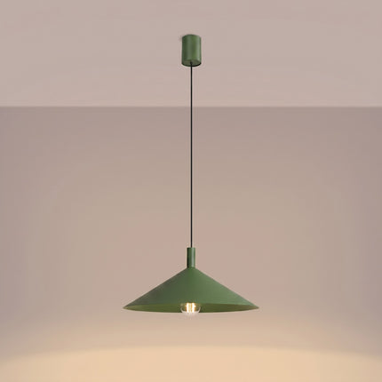 Suspension Bergen Cône Large 40 cm en Acier Vert Olive, lumière allumée