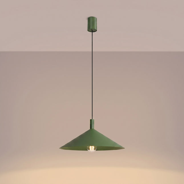 Suspension Bergen Cône Large 40 cm en Acier Vert Olive, lumière allumée