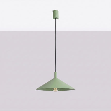 Suspension Bergen cône large 40 cm vert sauge, vue en situation sur fond clair