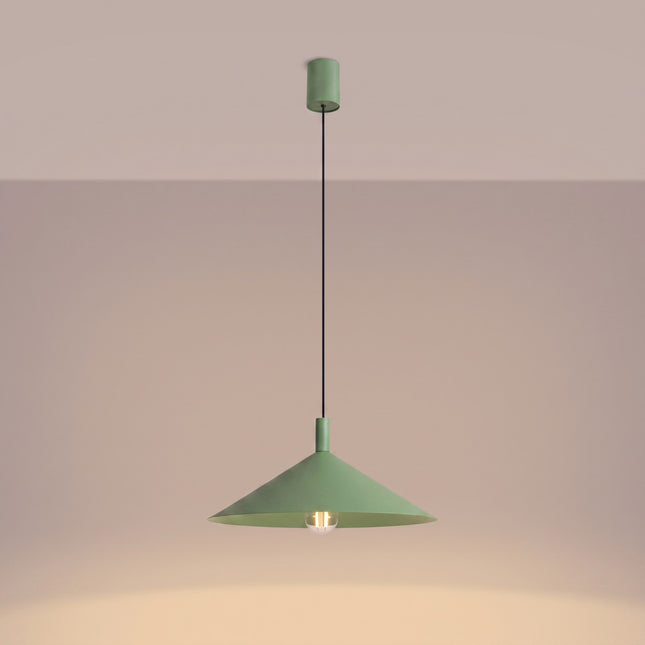 Suspension Bergen cône large 40 cm vert sauge, lumière allumée