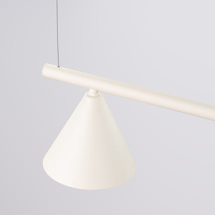 Suspension Bergen Poutre 4 Cônes 122 cm en Acier Beige, vue sur fond coloré
