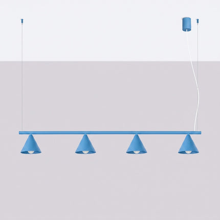 Suspension Bergen poutre 4 cônes 122 cm bleu ciel, vue en situation sur fond clair