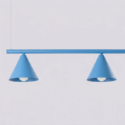 Suspension Bergen poutre 4 cônes 122 cm bleu ciel, packshot de trois quarts