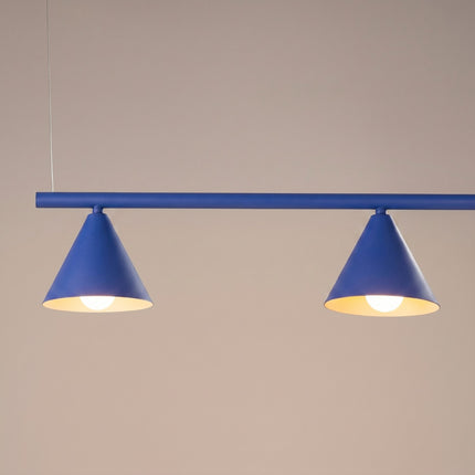 Suspension Bergen poutre 4 cônes 122 cm bleu outremer, vue de détail du cône