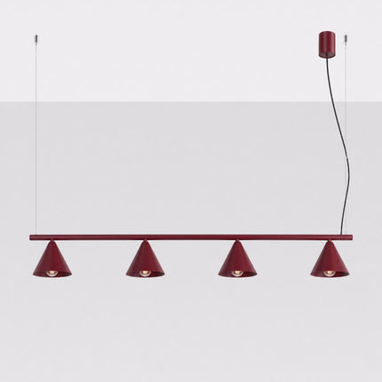 Suspension Bergen poutre 4 cônes 122 cm bordeaux, vue en situation sur fond clair