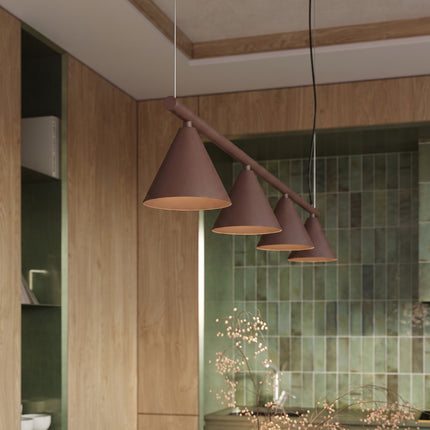 Suspension Bergen poutre 4 cônes 122 cm brun chocolat dans un intérieur contemporain