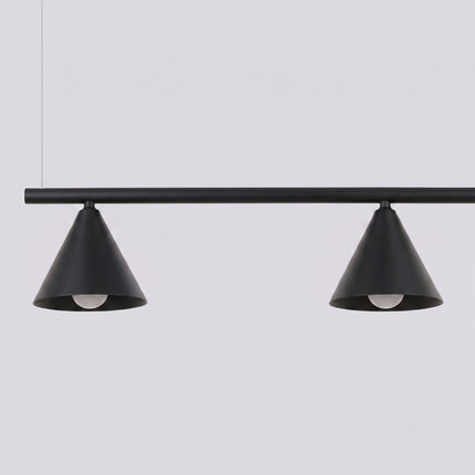 Suspension Bergen Poutre 4 Cônes 122 cm en Acier Noire, packshot de trois quarts