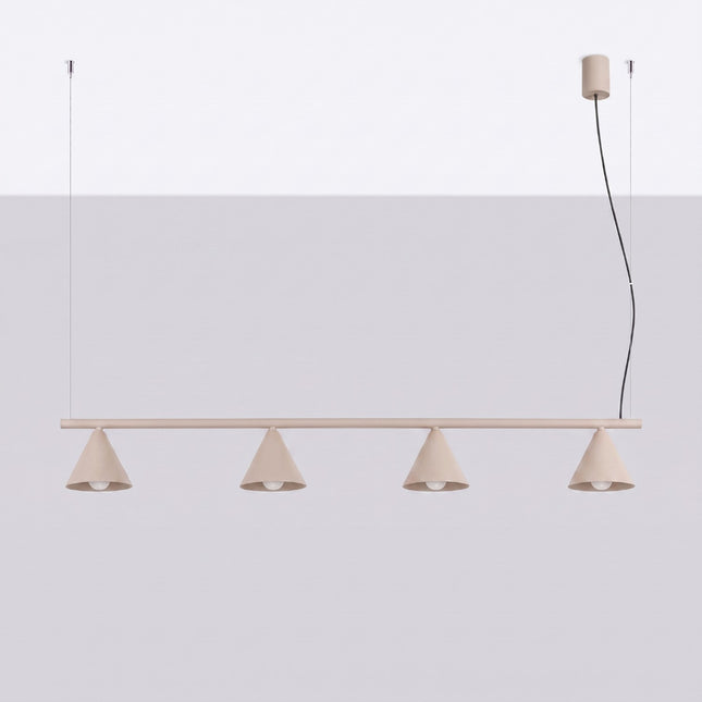 Suspension Bergen poutre 4 cônes 122 cm taupe, vue en situation sur fond clair