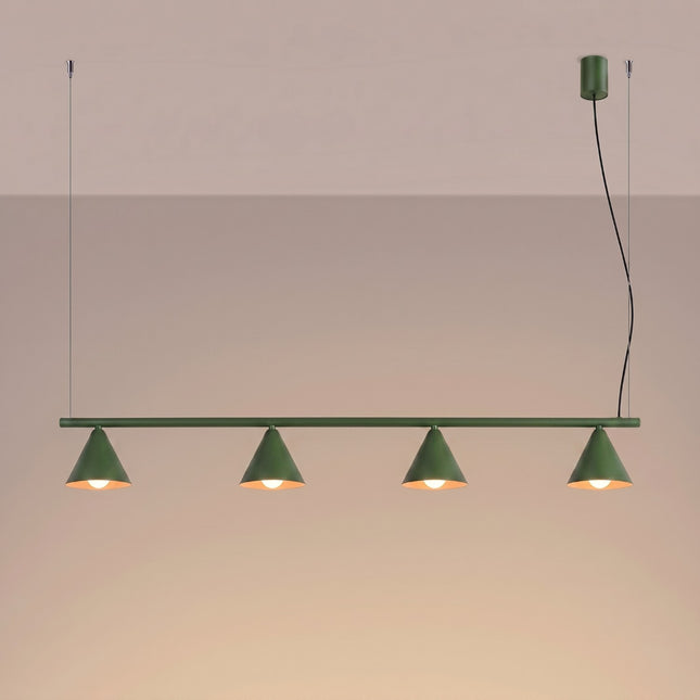Suspension Bergen Poutre 4 Cônes 122 cm en Acier Vert Olive, lumière allumée