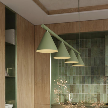 Suspension Bergen Poutre 4 Cônes 122 cm en Acier Vert Olive, mise en situation 3