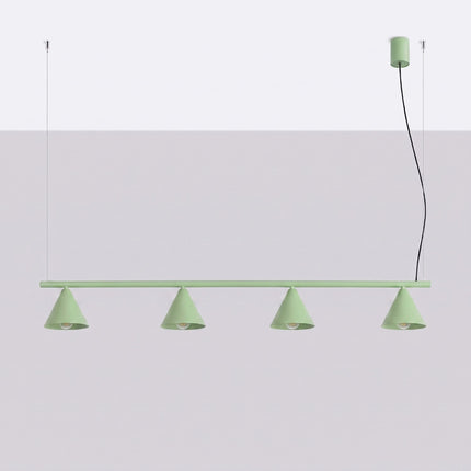 Suspension Bergen poutre 4 cônes 122 cm vert sauge, vue en situation sur fond clair