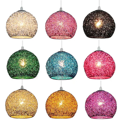 Les différents coloris de la suspension boule en fil de fer présentés ensemble