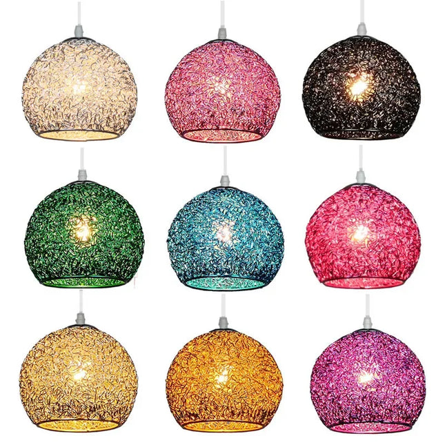 Les différents coloris de la suspension boule en fil de fer présentés ensemble