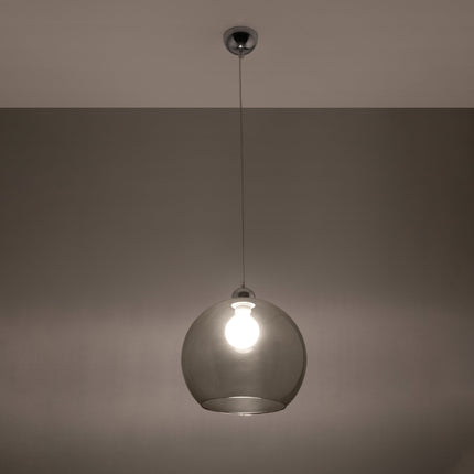 Suspension Bulle en verre graphite dans un salon contemporain