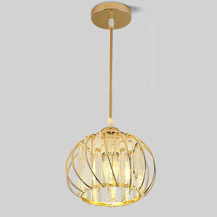 Suspension cage en métal doré et cristal présentée seule, allumée