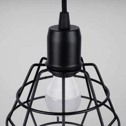 Détail d'une cage en acier noir de la suspension Cage Moderne 3 lumières, structure filaire