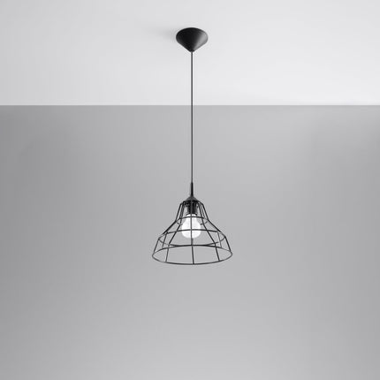 Suspension Cage Scandinave Noire dans un salon