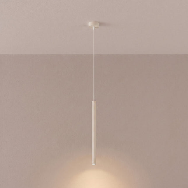 Suspension Cannelée 1 Lumière acier beige clair allumée, faisceau resserré