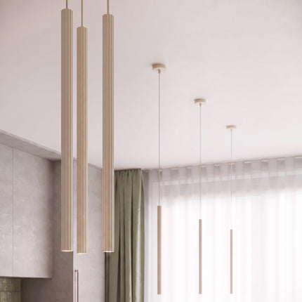 Suspension Cannelée 1 Lumière acier beige clair dans un intérieur contemporain