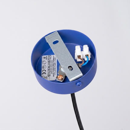 Suspension Cannelée 1 Lumière acier bleu outremer, vue de détail des stries