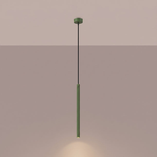 Suspension Cannelée 1 Lumière acier vert olive allumée, faisceau resserré
