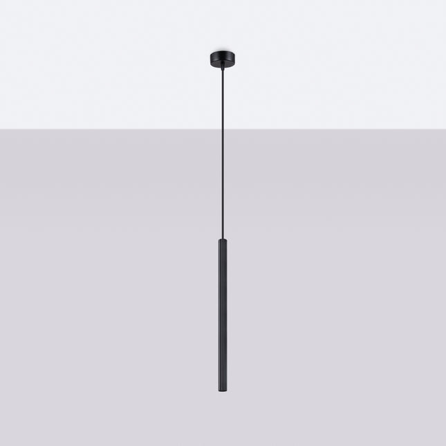Suspension cannelée noire, vue de profil montrant le tube strié et le câble de suspension réglable.