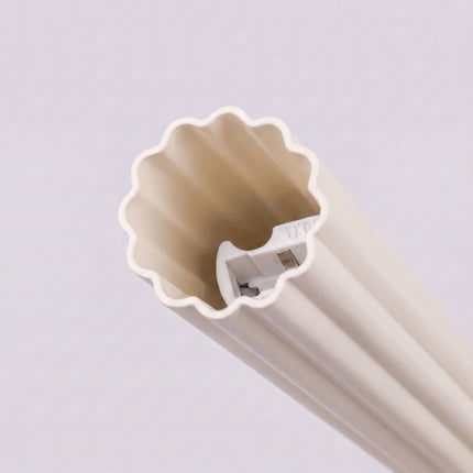 Suspension Cannelée 2 Lumières acier beige clair, détail de la douille et du câble