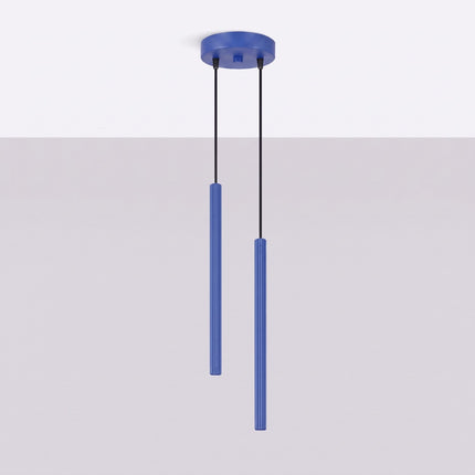 Suspension Cannelée 2 Lumières acier bleu outremer, vue en situation sur fond clair