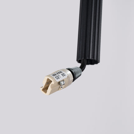 Suspension Cannelée 2 Lumières Acier Noire, détail de la fixation