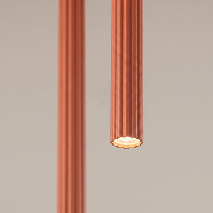 Suspension Cannelée 2 Lumières acier ocre rouge, vue de détail des stries