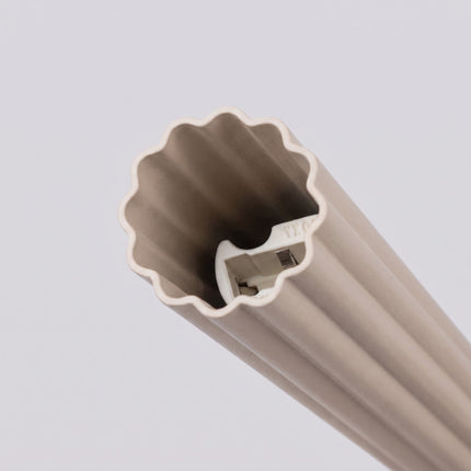 Suspension Cannelée 2 Lumières acier taupe, détail de la douille et du câble