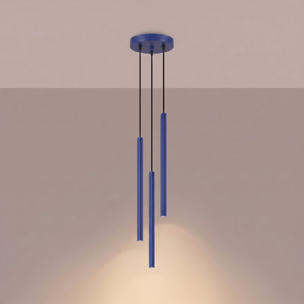 Suspension Cannelée 3 Lumières acier bleu outremer allumée, faisceau resserré