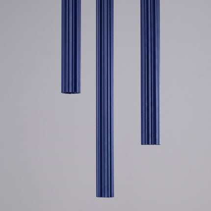 Suspension Cannelée 3 Lumières acier bleu outremer, détail de la douille et du câble