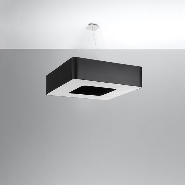 Suspension carrée Uranus tissu noir suspendue à ses câbles et sa platine de plafond