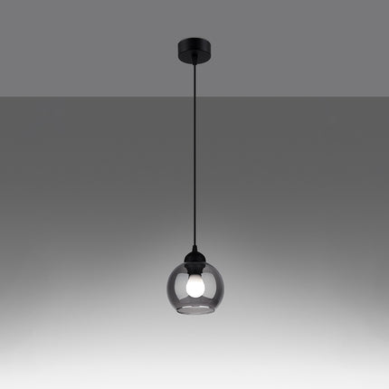 Détail du globe en verre fumé soufflé de la suspension Cloche, effet transparent teinté