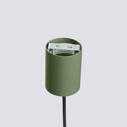 suspension cône beige à fût cannelé vert olive, mécanisme de montage