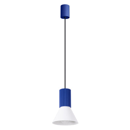 suspension cône blanc à fût cannelé bleu outremer, packshot sur fond blanc