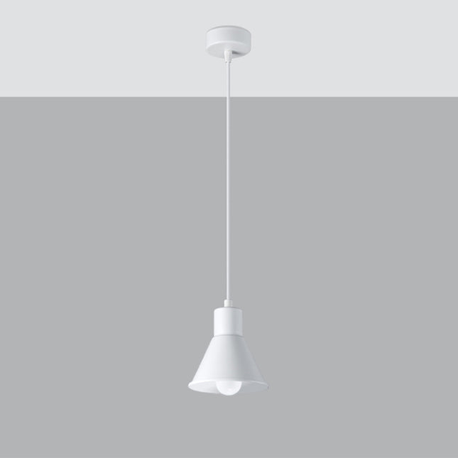 Suspension conique en acier blanc mat, câble textile et rosace de plafond, ampoule E27 visible sous l'abat-jour.