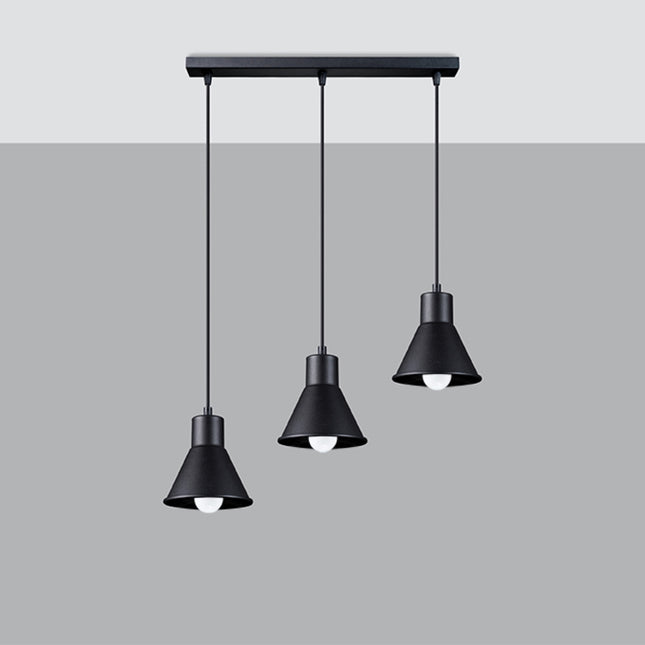 Suspension conique 3 têtes en acier noir mat, rampe de plafond et câbles textiles échelonnés.