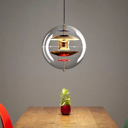 Suspension Créative Design Nordique Transparente de Sovala, luminaire contemporain avec abat-jour métallique.