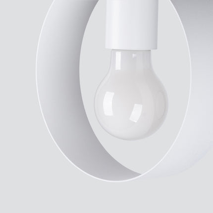 Détail de la finition blanc mat d'un anneau de la suspension Cyclone Trio