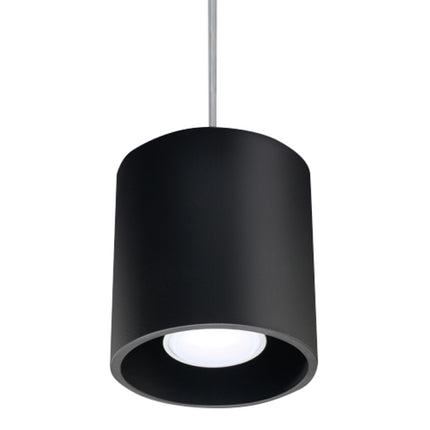 Suspension cylindrique en aluminium noir mat sur fond neutre