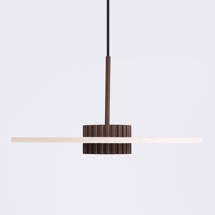 suspension disque de feutre beige à fût cannelé brun chocolat 40 cm, packshot de trois quarts