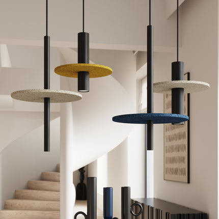 suspension disque de feutre jaune et spot cylindrique noir 30 cm, intérieur contemporain