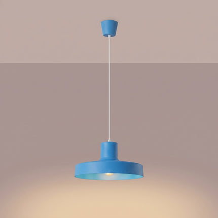 suspension dôme atelier bleu azur en acier, lumière allumée
