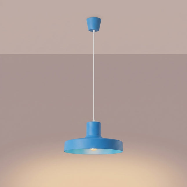 suspension dôme atelier bleu azur en acier, lumière allumée
