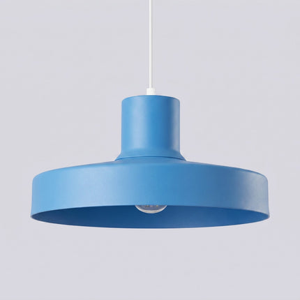 suspension dôme atelier bleu azur en acier, packshot de trois quarts