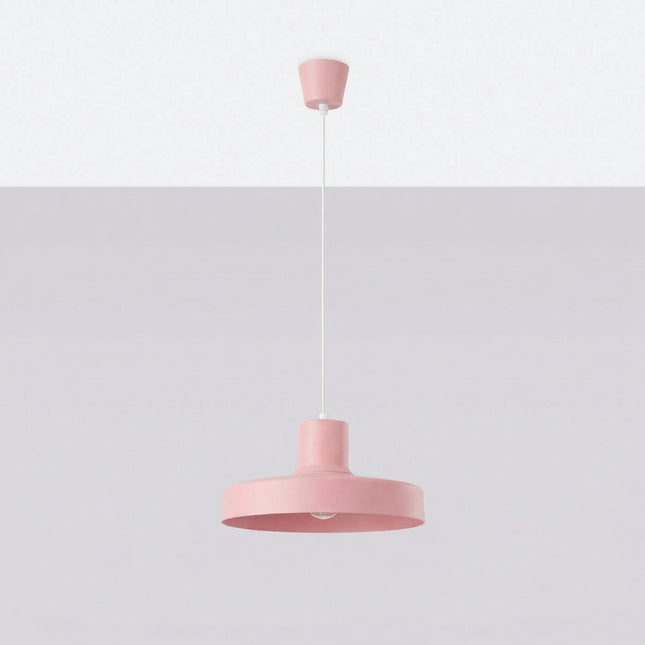 suspension dôme atelier rose poudré en acier, vue en situation