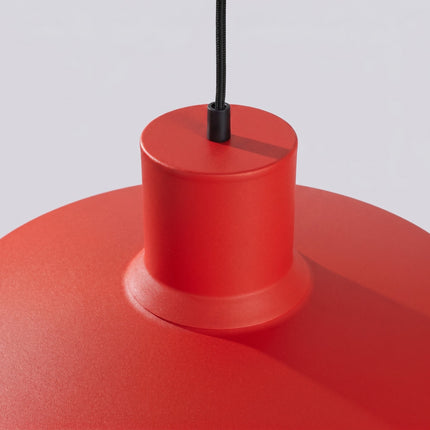 suspension dôme atelier rouge vif en acier, détail de la matière