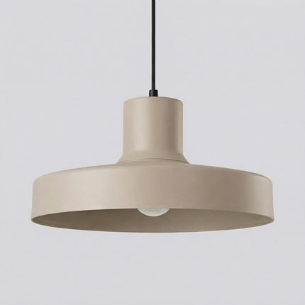 suspension dôme atelier taupe en acier, packshot de trois quarts